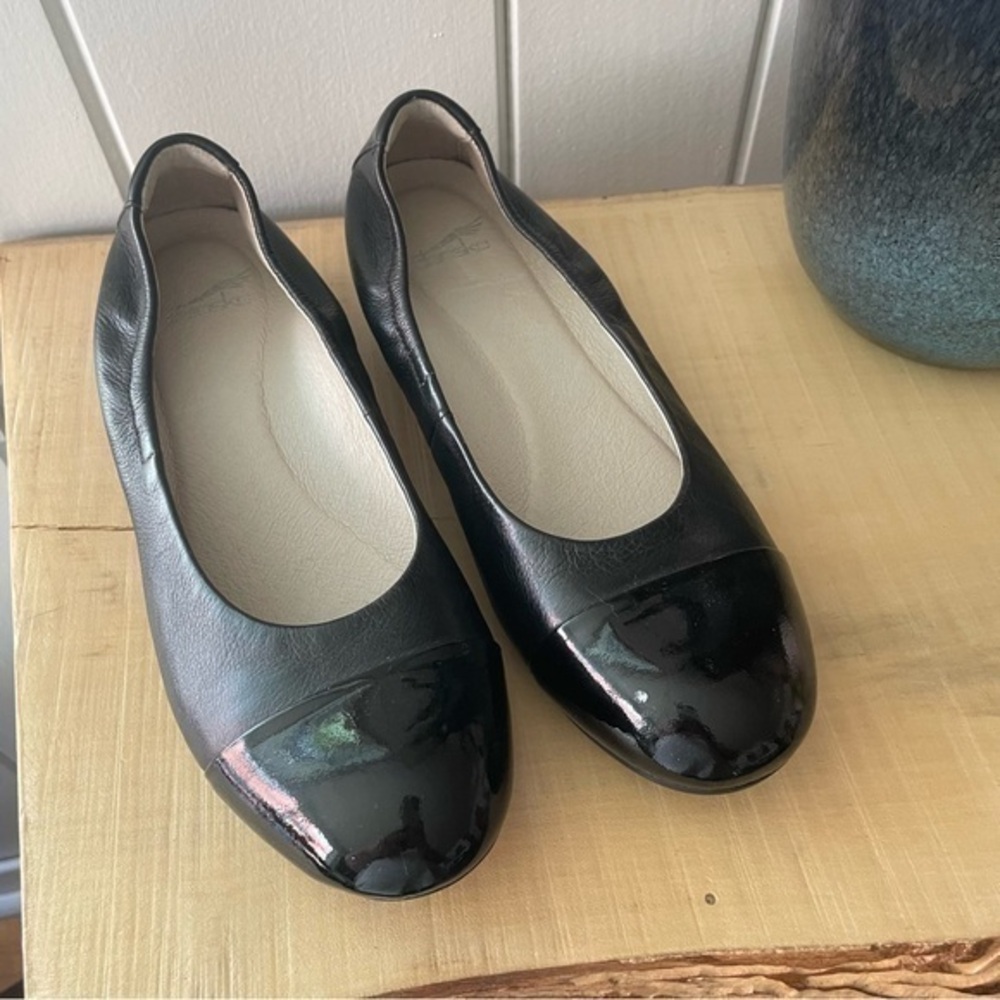 $20 SALE Black 9.5-10 Dansko Flats Women’s Business Casual Shoes Size 40